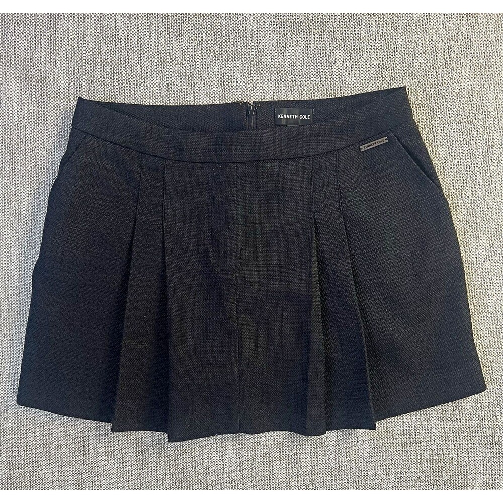 Kenneth Cole Black Pleated Skort Size 10 Zip Stretch Tweed Polyester Blend Short